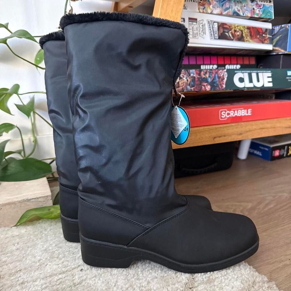 Tundra Women's Black Waterproof Boots